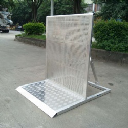 LN Crowd Control Barriers